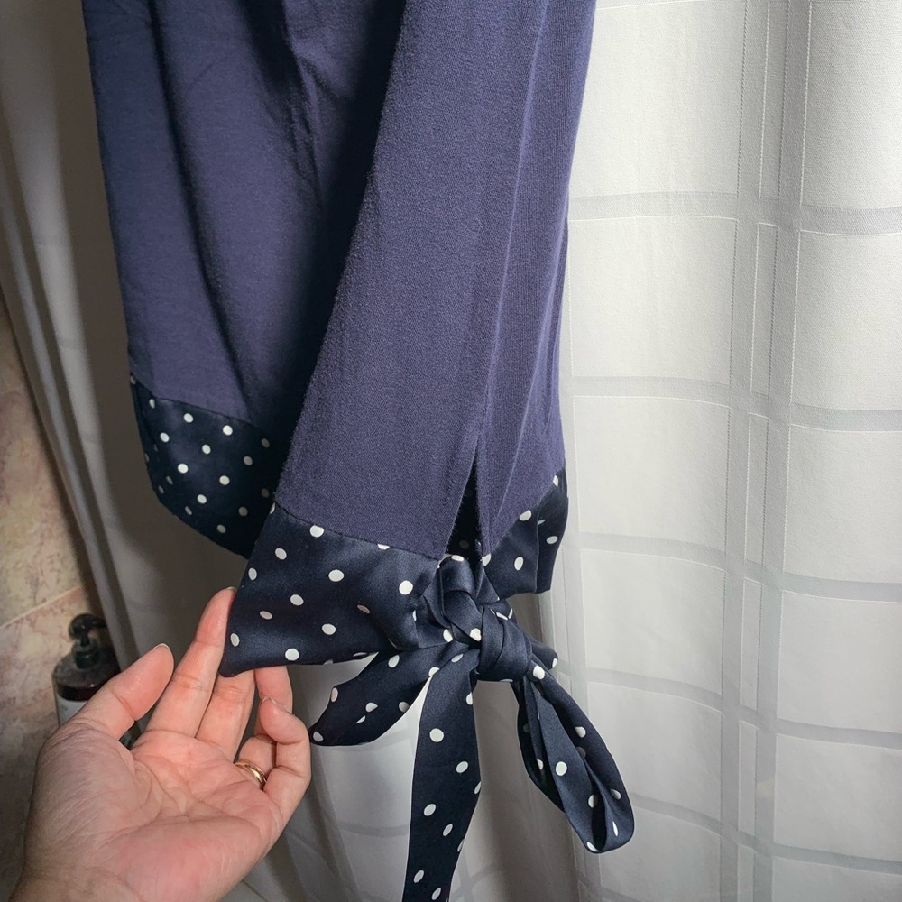 Baby style women’s maternity top. Navy blue with bottom sash medium M